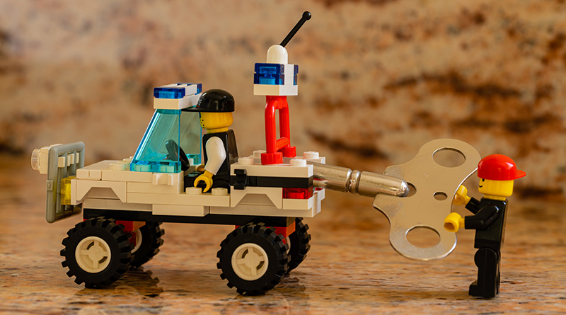 Brick Pic of the Day: Wind-up