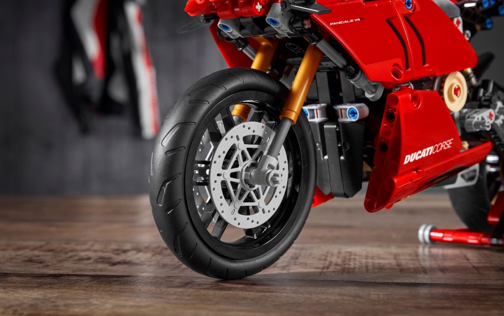 LEGO Technic 42107 Ducati Panigale V4 R 7