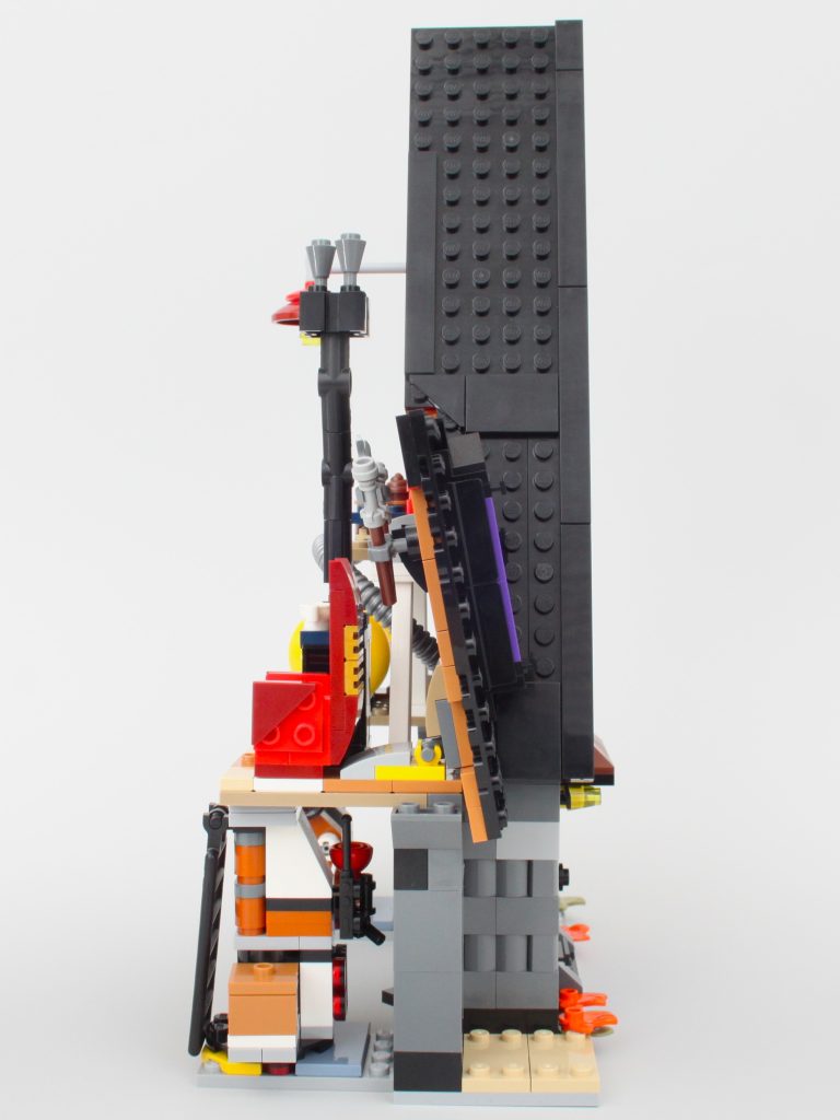 lego despicable me 4 75583 Minions And Grus Family Mansion review 35 768x1024