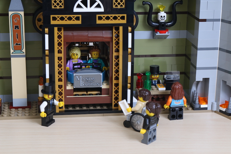 LEGO Fairground Collection 10273 Haunted House review 40