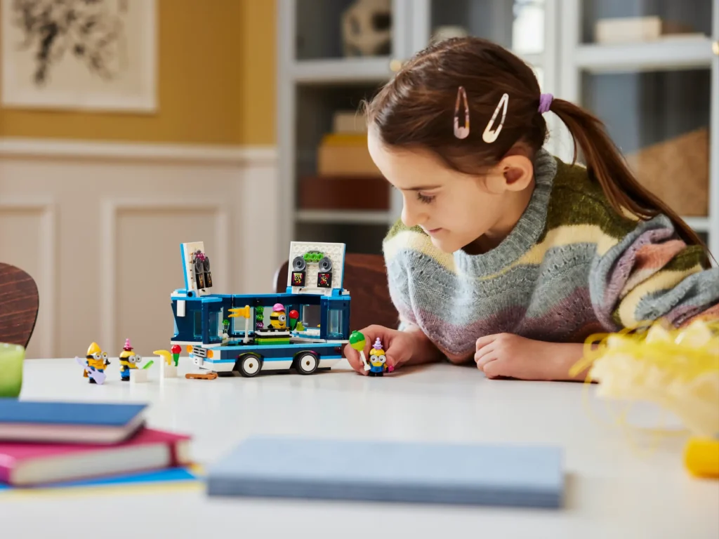LEGO Despicable Me 4 75581 Minions Music Party Bus 8 1024x768