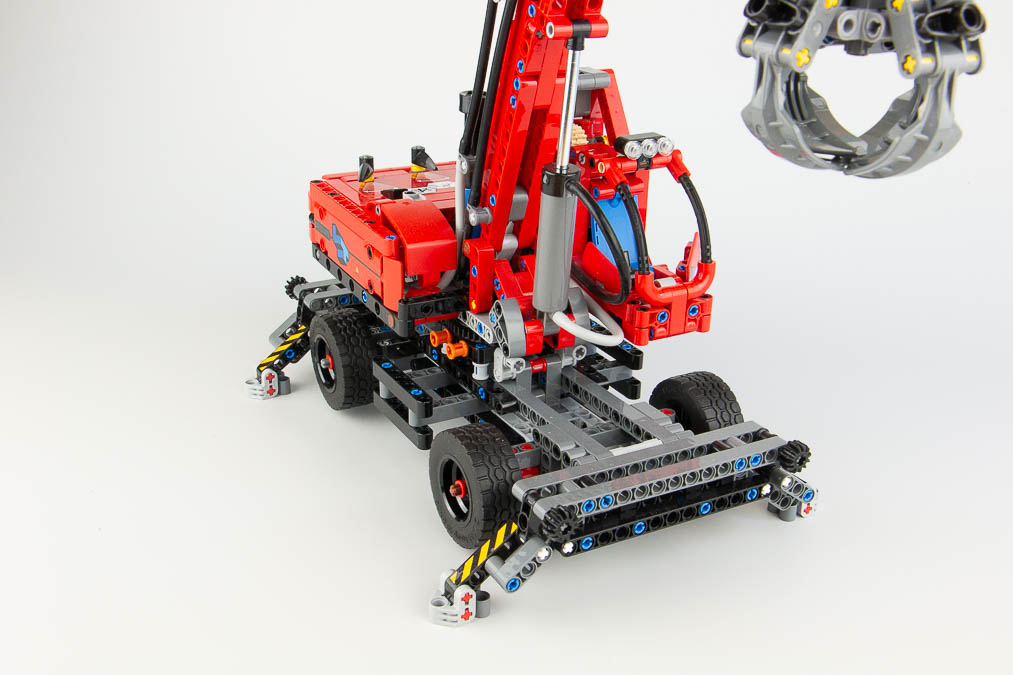 42144 Technic Material Handler 20
