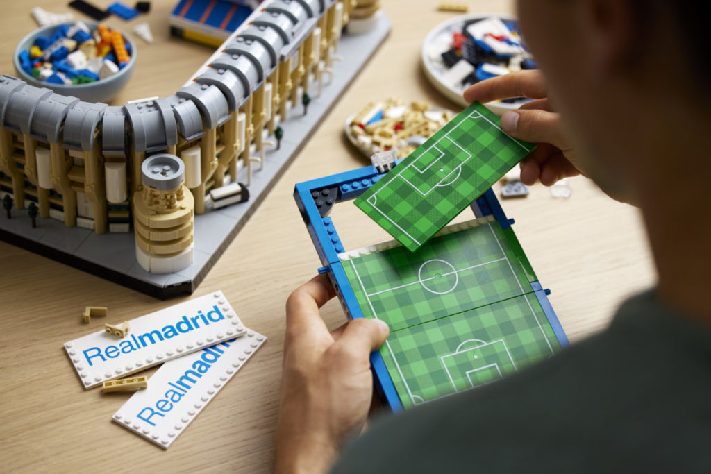 LEGO Creator Expert 10299 Santiago Bernabeu – Real Madrid stadium image 17 1024x683