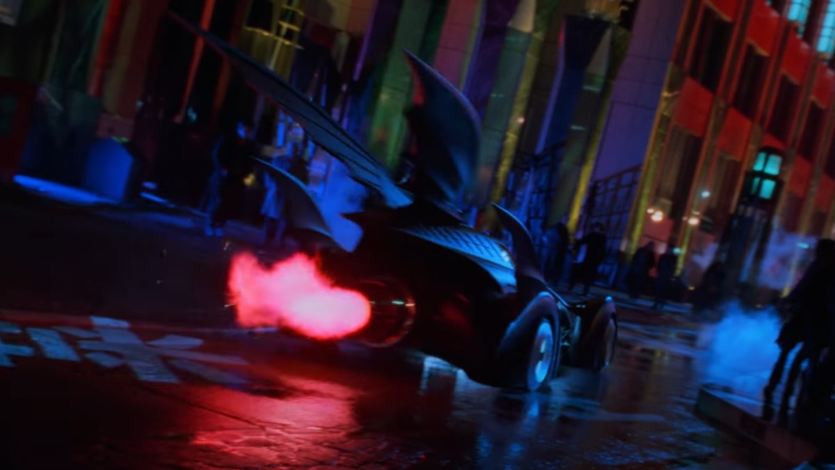 Rumoured LEGO Batman Forever Batmobile is in an awkward spot