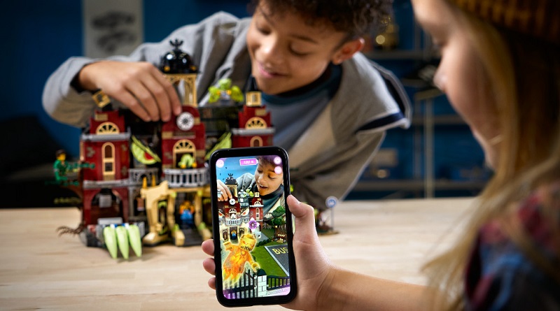 LEGO Hidden Side: Combining physical and digital play