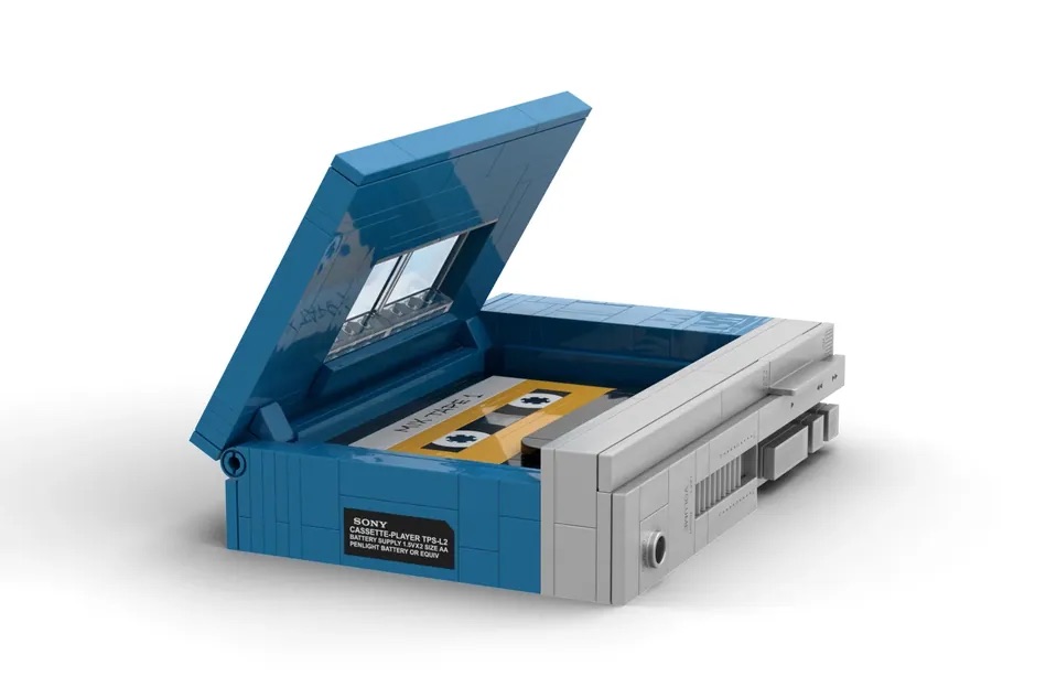 LEGO Ideas Sony Walkman 5
