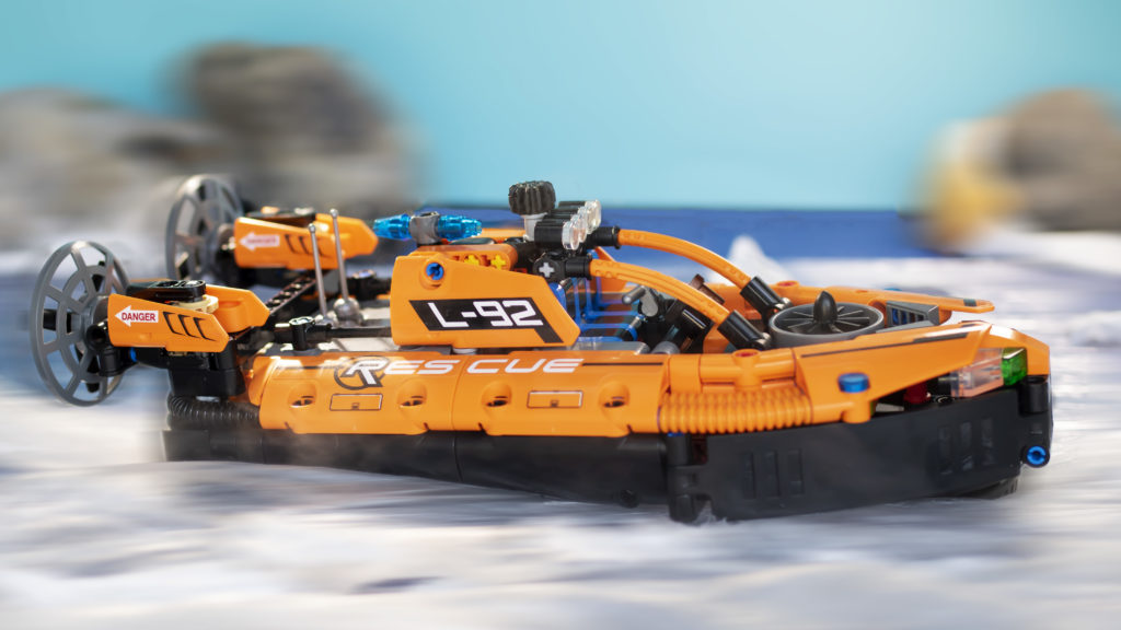 LEGO Technic 42120 Rescue Hovercraft 26