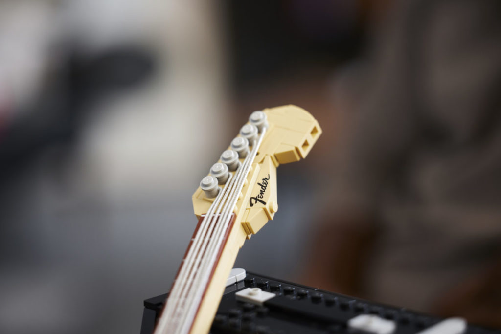 LEGO Ideas 21329 Fender Stratocaster 17 1024x683