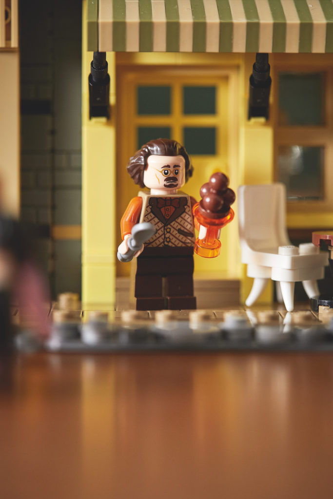75978 Diagon Alley LEGO Harry Potter lifestyle resized 6