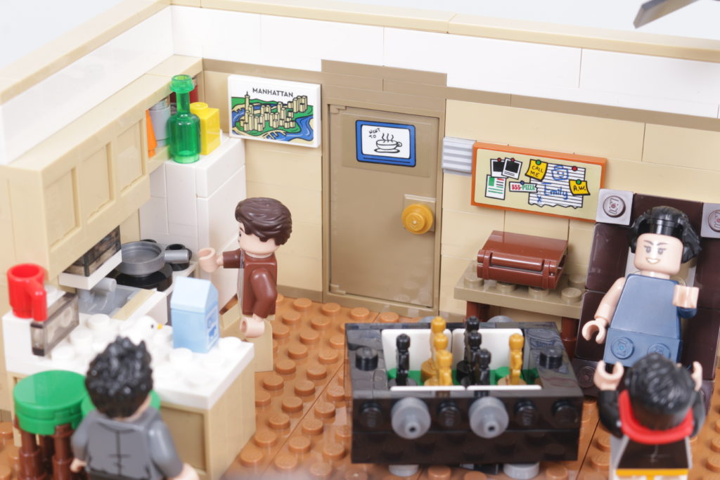 LEGO Creator Expert 10292 Friends Apartments review 25