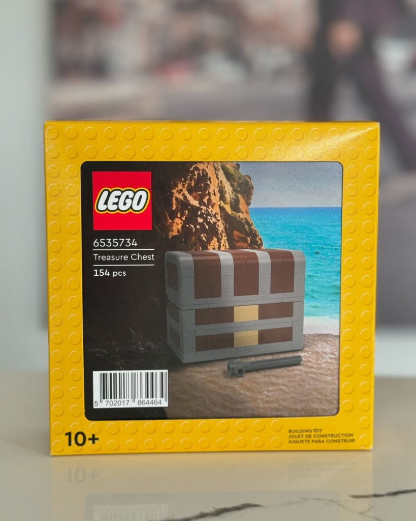 stud city 5008945 treasure chest 1 819x1024