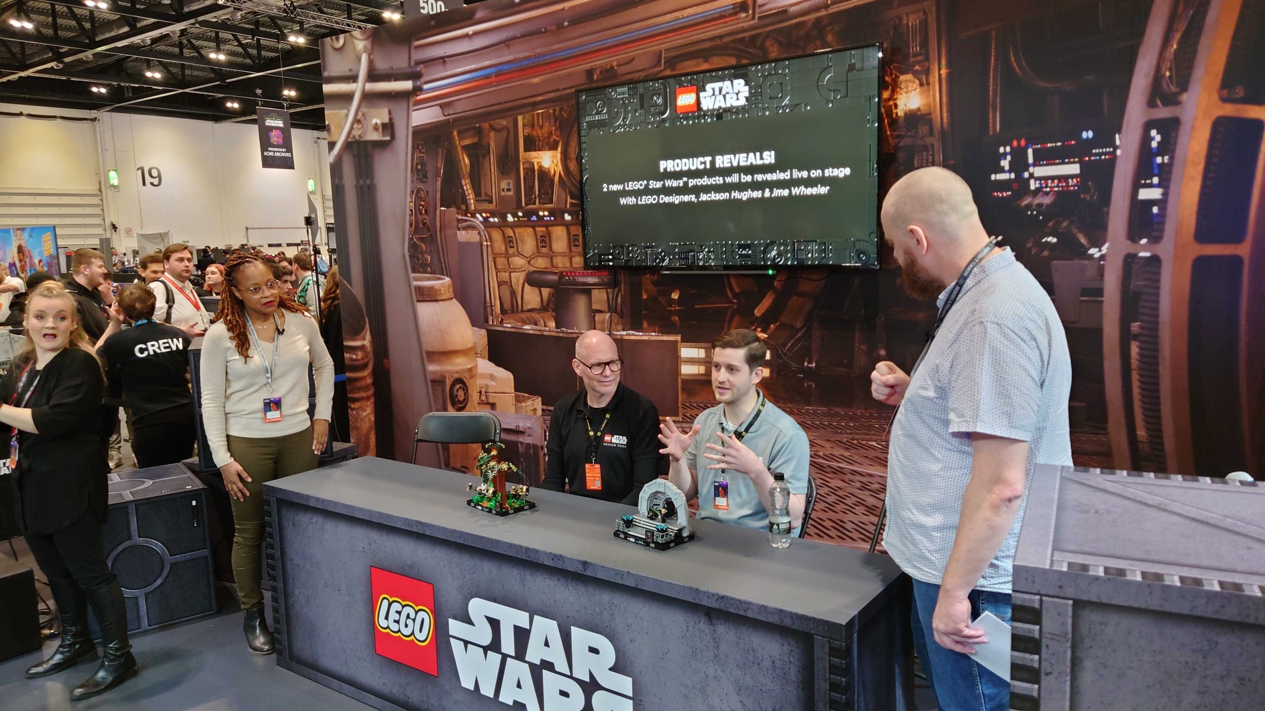 Star Wars Celebration LEGO Booth Friday 2 scaled