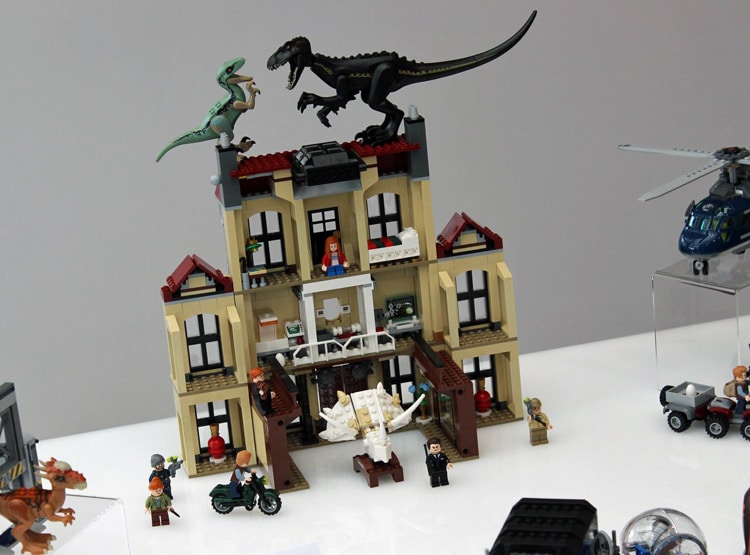 LEGO Jurassic World: Fallen Kingdom 75930 Indoraptor Rampage at Lockwood Estate review